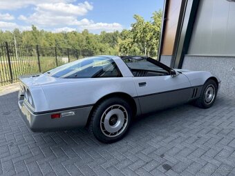 Chevrolet Corvette - 6