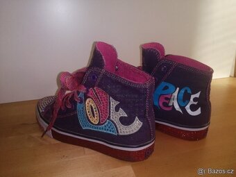 Nové dívčí tenisky Skechers, vel. 33,5 - 6