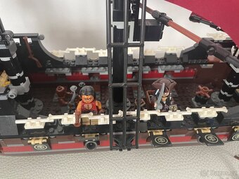 Lego loď 4195 pomsta královny Anny - 6