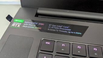 Herní notebook Razer Blade Pro 17, i7, RTX2080, 16GB/512GB - 6