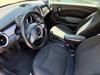 Mini Cooper R56 1.4i 70 kW, 6 kvalt, r. 2009 zachovalý. - 6