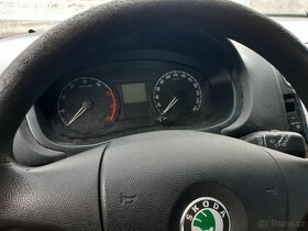 Skoda Fabia 2 2008 1,2HTP 44kW BBM DILY z auta - 6
