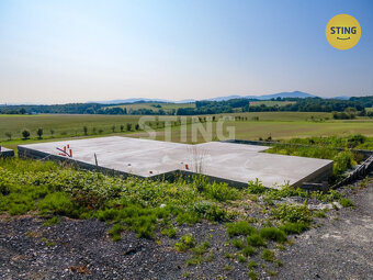 Prodej pozemku 1443 m2 s projektem a hotovými základ, 132665 - 6