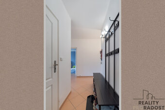 Prodej 3+1, 74,5 m², Znojmo – prostorný, s balkonem a sklepe - 6