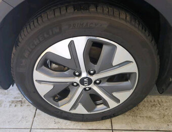 Kia e-Niro Executive limited edition 64k 6/21 záruka 3f/TČ - 6
