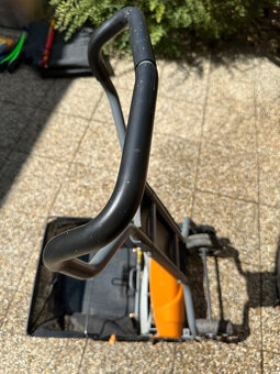 Ruční vřetenová sekačka FISKARS - 6