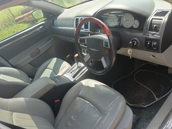 // CHRYSLER 300C SEDAN 3.0 CRD 2008 // DÍLY - 6