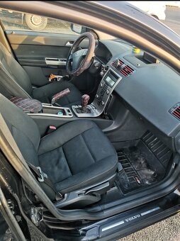 Prodám Volvo  V50, 2.0 TDI. ,100kw - 6