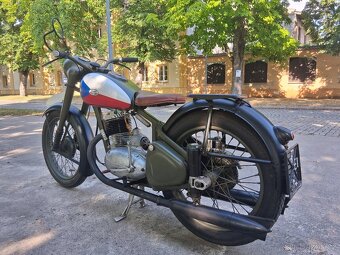Jawa pérák 250 - 6
