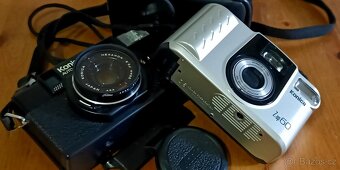 Analog. fotoaparáty do sbírky - KONICA - 6
