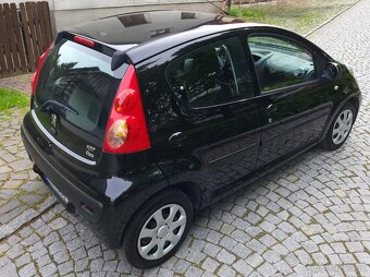 Peugeot 107 1.0 50kw r.v2009 5dveř - 6