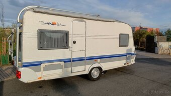 Prodám karavan HOBBY 460 UFE 2003 pro 4 osoby - 6