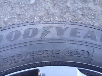 Prodám sadu orig ALU kol Škoda 205/60R16 zimní - 6