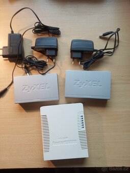 Prodám Wifrouter Microtik RB951Ui-2HnD a. 2ks. switch Zyxel - 6