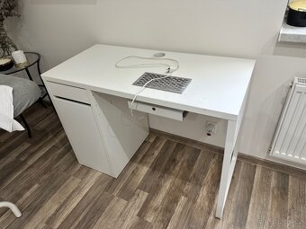 STŮL NA MANIKÚRU S LAMPOU A ODSÁVAČKOU KOMPLET SET - 6