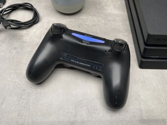PS4 Pro v krásném stavu 1TB+1TB a hry (PlayStation 4) - 6