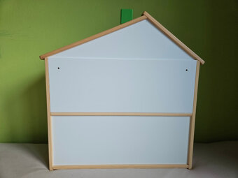 Domeček pro panenky IKEA FLISAT + dřevěné vybavení odjinud - 6