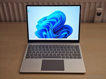 Microsoft Surface Laptop Go (1st Gen) 256GB (Stav A) - 6