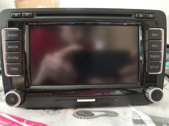 VW RNS510 1T0035680B aktualizované - 6