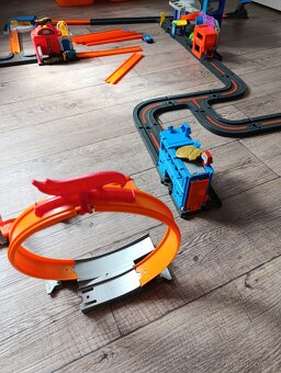 velky set hot wheels - 6