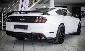 Ford Mustang 5.0 V8 GT - 6