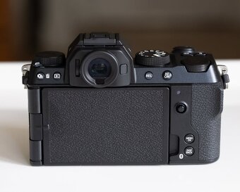 FUJIFILM X-S20 - 6