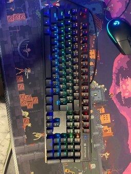 Počítač+prislusenstvi s monitorem - 6
