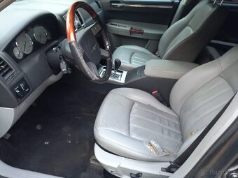 Chrysler 300C- 3,0 CRD , rok 2006 - 6