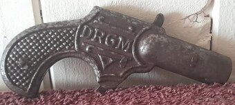 STARÁ NĚMECKÁ KOVOVÁ PISTOLE NA KAPSLÍKY cca 1930 - 6