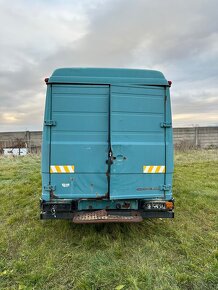 Mercedes Vario - 6
