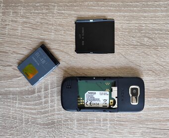 TLAČÍTKOVÝ MOBILNÍ TELEFON NOKIA 2630 (RM-298) - 6