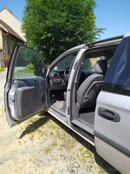 Dodge Caravan 2.4l, r.v.: 2006 - pojízdně bez STK - 6