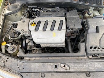 Renault Laguna 1.6 16 V - 6