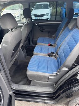 Prodám vw touran 2.0 TDI 7 míst najeto 259 tis - 6
