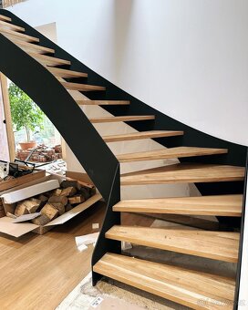 Zakázková kovovýroba–schodiště, brány, ploty sklepní kóje - 6