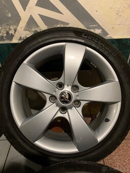 Alu kola Škoda R17 5X112 LETNÍ PNEU 225/45 R17 PIRELLI - 6