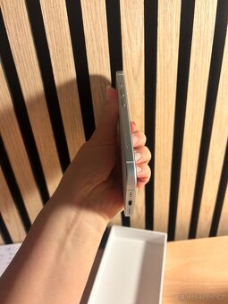 iPhone 15 128GB - 6