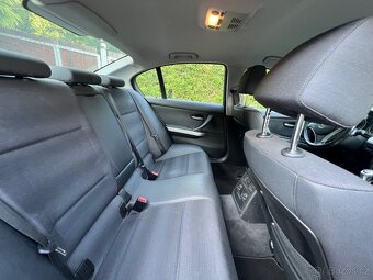 Prodám BMW E90 330i 200kw manuál 4x4 - 6