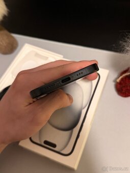 iPhone 15 128GB černý - 6