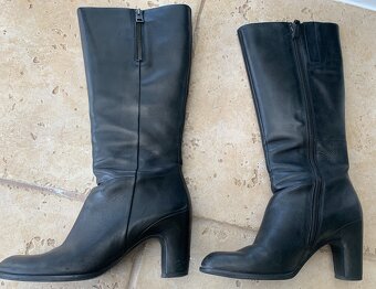 ČERNÉ DÁMSKÉ KOŽENÉ KOZAČKY značka ECCO - 6