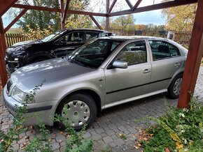 Prodám Škoda Octavia sedan 2.0i 85kw rv 2001 - 6