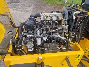 PRODÁM TANDEMOVÝ VIBRAČNÍ VÁLEC JCB VMT 260 - 6