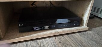 TV TOSHIBA + LG kino + skříň - 6
