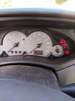 Ford Focus 1.6 - 6