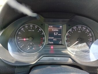 Škoda octavia 1.6 TDI 4X4 COMBI - 6