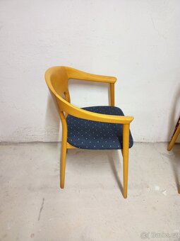 Prodám 4 x hezké čalouněné židle - křesílka z masivu. - 6