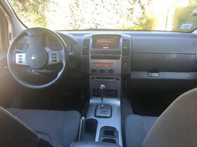 Nissan Pathfinder 2.5 dci 7 míst. 2008, výbava LE. - 6