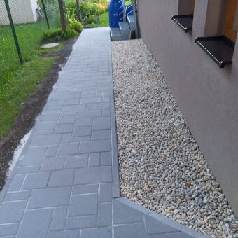 Výstavby plotu, pokládky zámkové dlažby - 6