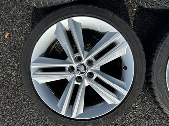 Original zimní kola Škoda Ray 5x100 7J ET46 215/40 R17 - 6