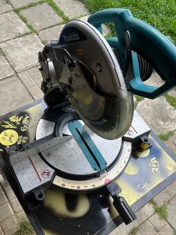 MAKITA Zkracovací a pokosová pila 255mm,1500W MLS100N - 6